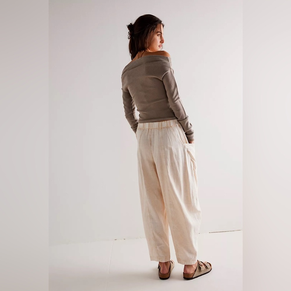 NWT FREE PEOPLE High Road Solid Pull-On Barrel Pants | Birch/Tan MSRP $78 Size S - Picture 3 of 10